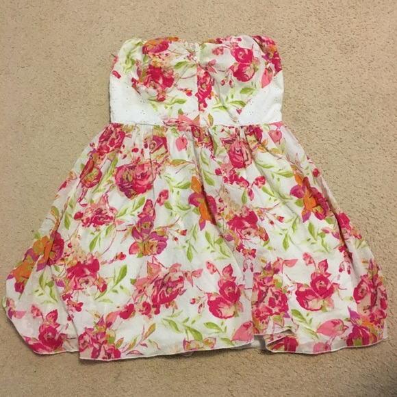 Speechless Dresses & Skirts - Speechless strapless floral dress size 11